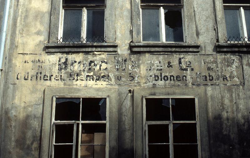 Zittau, Brunnenstr. 22, 21.6.1997 (1).jpg - Bruno Weise & Co., Gürtlerei, Stempel- u. Schablonen-Fabrik